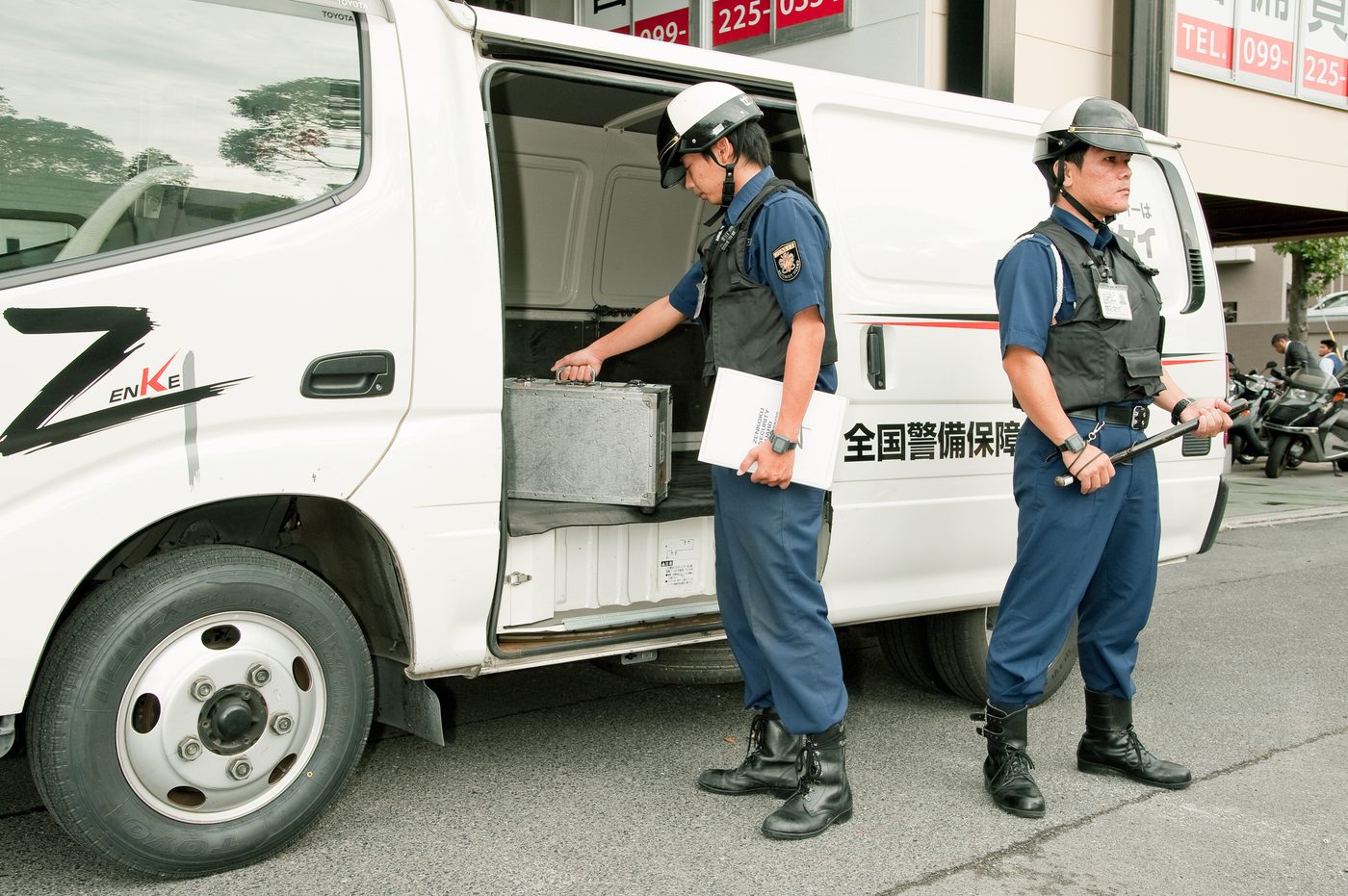 警備員による出入管理・受付業務